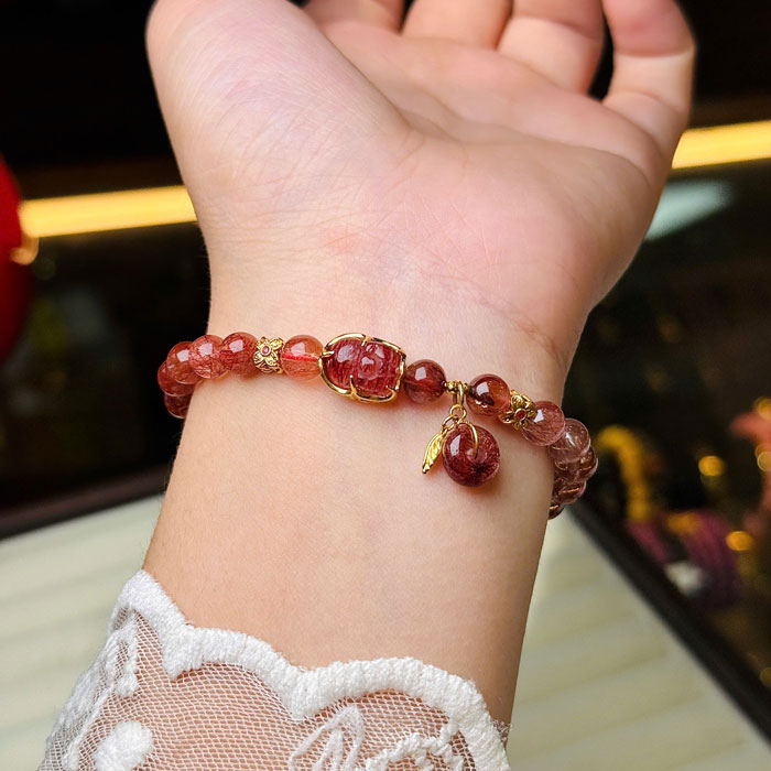 Vòng Tay Thạch Anh Tóc Đỏ 6mm Mix Tỳ Hưu Bọc Vàng 10k & Charm Vàng 18k