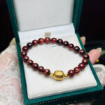 Vòng Tay Thạch Anh Tóc Đỏ 7mm Mix Đồng Trục Charm Vàng 18k