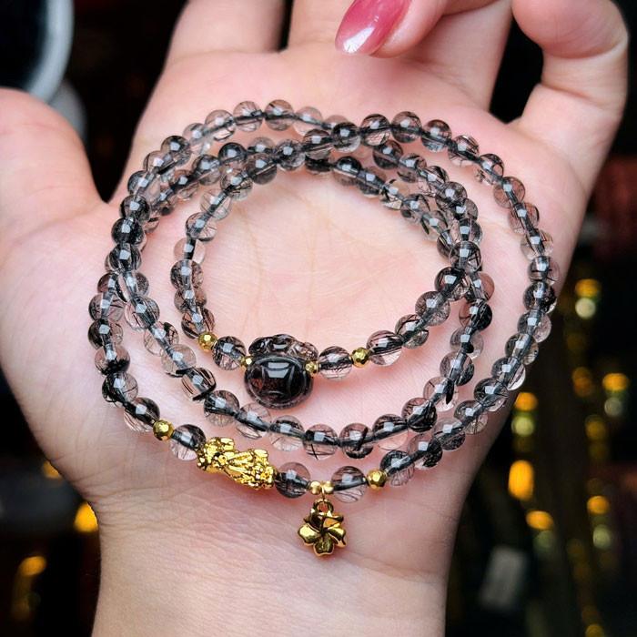 Vòng Đá Thạch Anh Tóc Đen 6,2li Mix Charm Vàng 18k