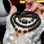 Vòng Đá Thạch Anh Tóc Đen 6,2li Mix Charm Vàng 18k